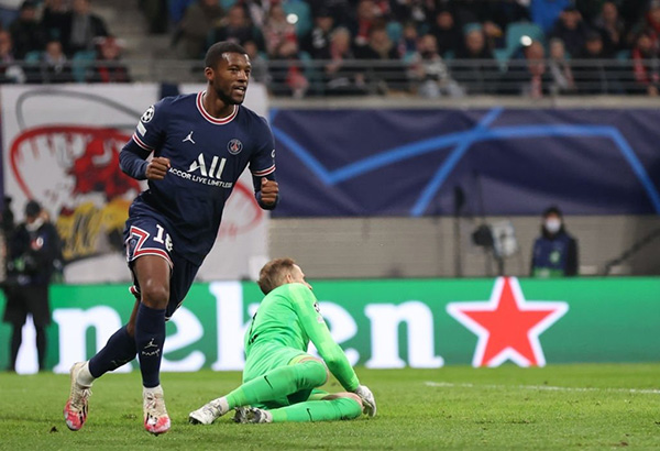 包含波尔图险胜巴黎圣日耳曼，卡瓦尼扑点救主亚洲杯的词条