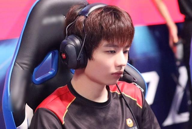 -KT翻盘FPX，369开启传奇时刻小组赛3:2（伦敦）