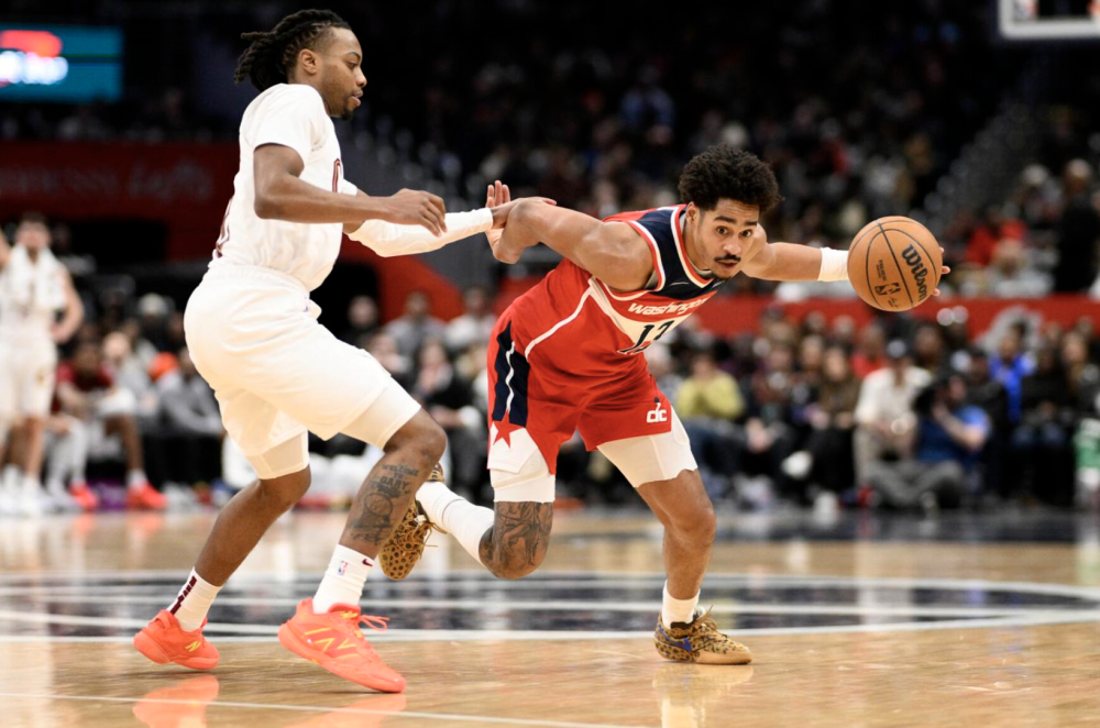 体育中国-篮网绝杀黄蜂，布克打破历史纪录