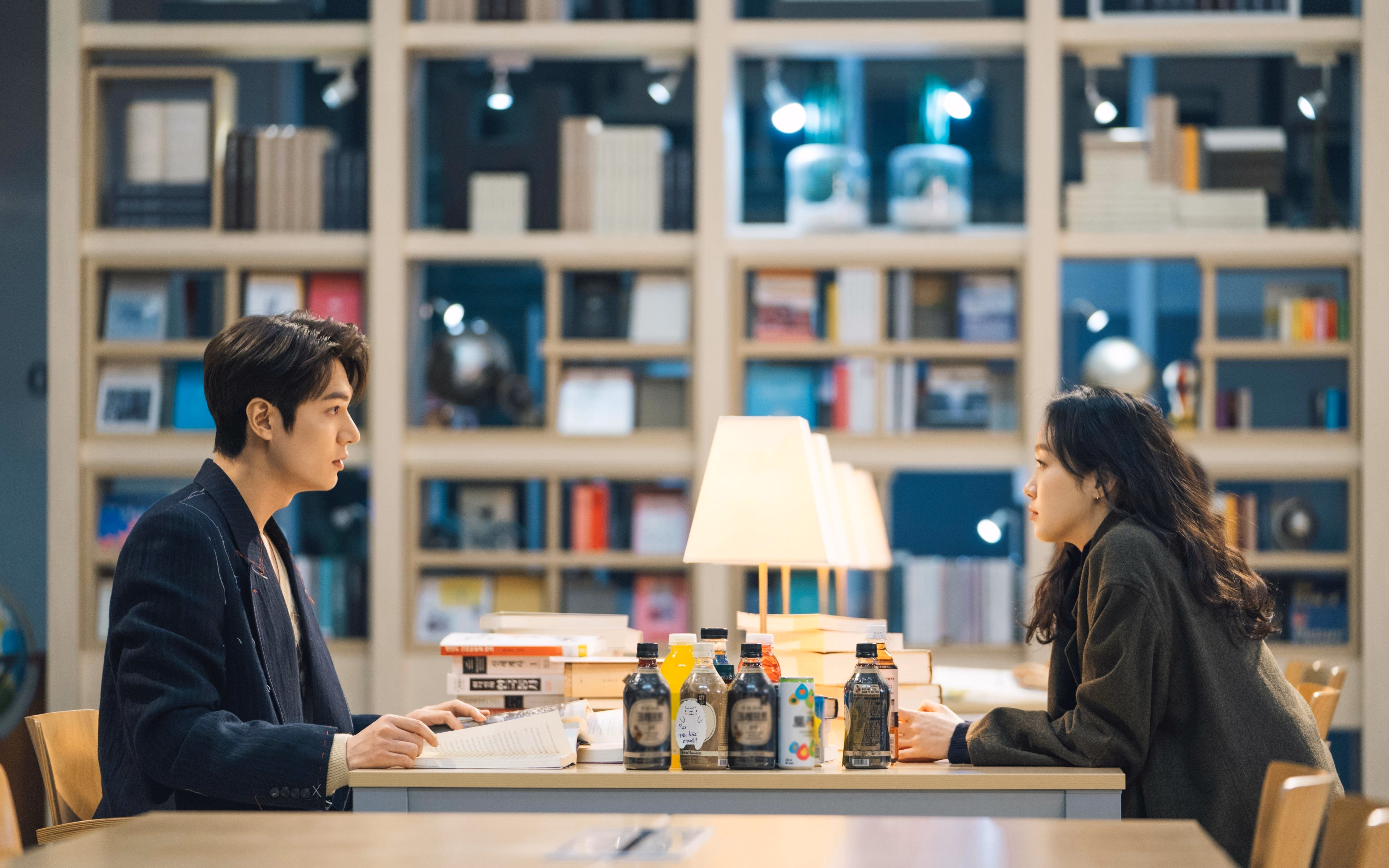 当巴黎的呼唤遇上祖国的战歌，阿什拉夫关键一球背后的沉默与轰响